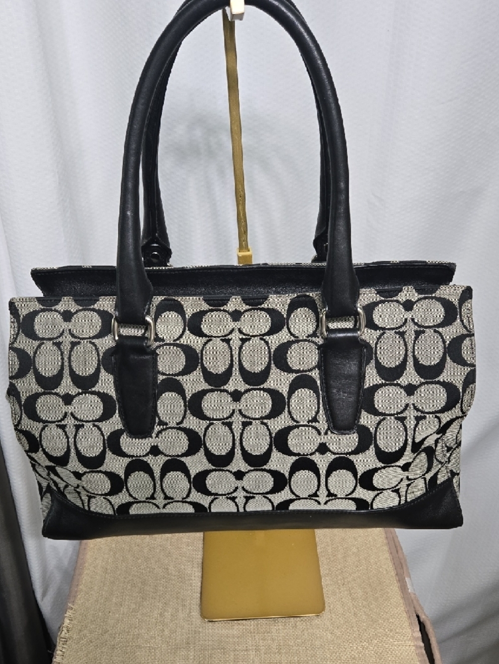 Coach Legacy Signature Chelsea Carryall - Picture 5 of 15